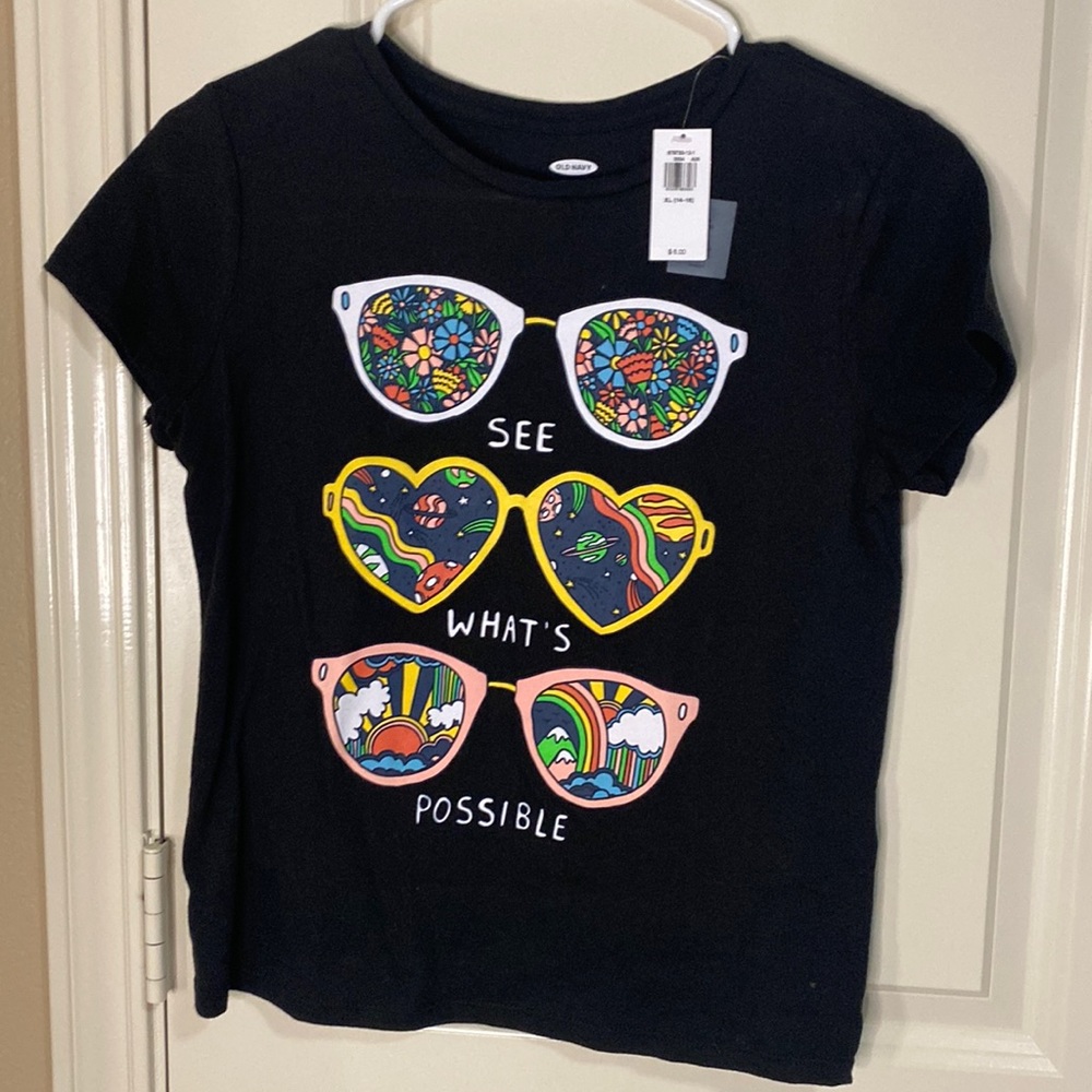 Old Navy girls shirt sleeve shirt. Size XL (14-16).